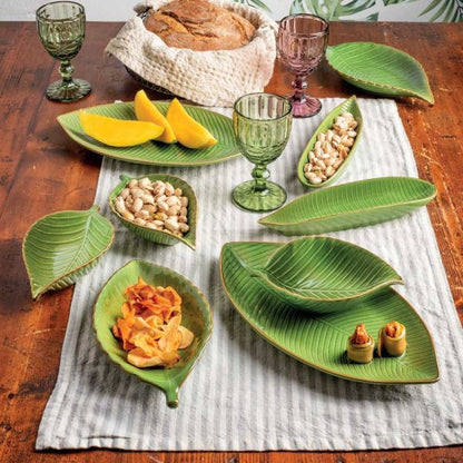 Bowl leaf-shaped 20x12 Zaira Stoneware Green Relief Collection