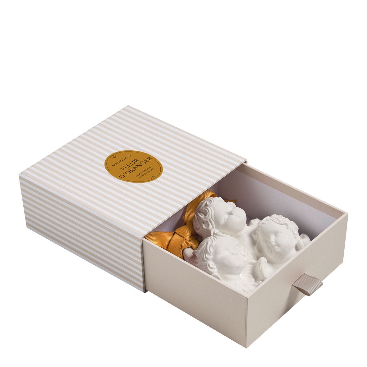 Decoração Perfumada com Coração Bordado -Fleur D'oranger